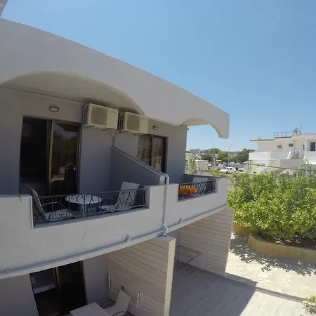 Yianna פליראקי