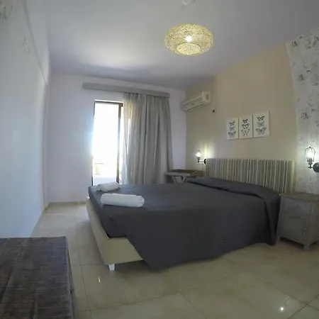 Yianna Apartment *